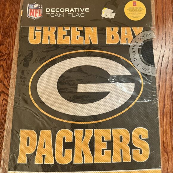 New In package Green Bay Packers 18" x 12.5" Embossed Suede Garden Flag NFL - Picture 2 of 10